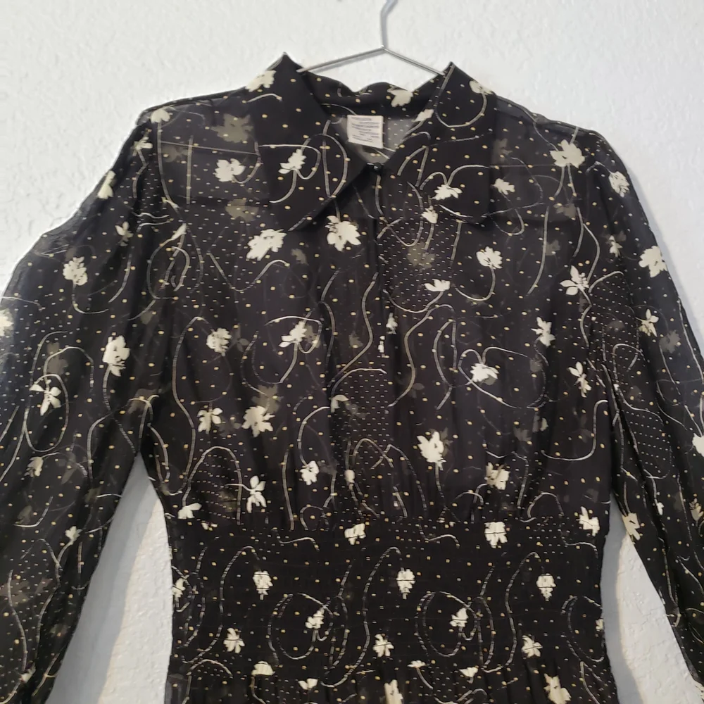 Baum und Pferdgarten Sheer Whimsigoth Floral Midi Dress Smocked Waist Size 10 - Picture 4 of 10